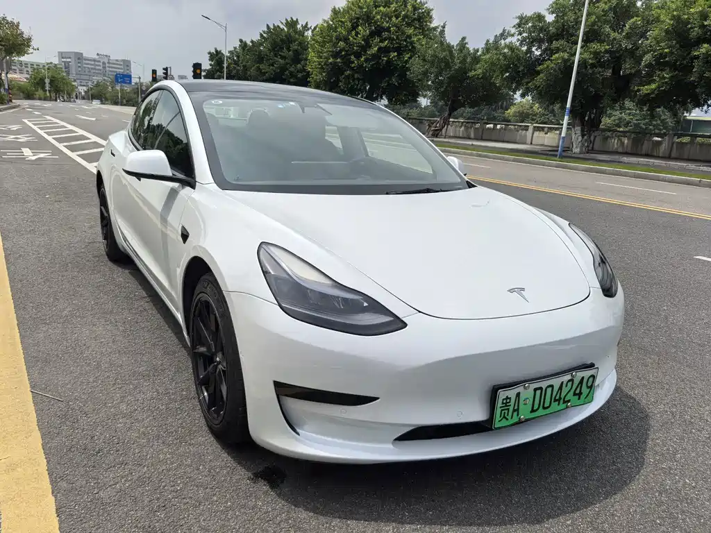 Tesla Model 3 — фото 3