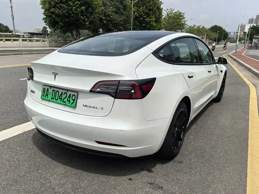 Tesla Model 3 — фото 5