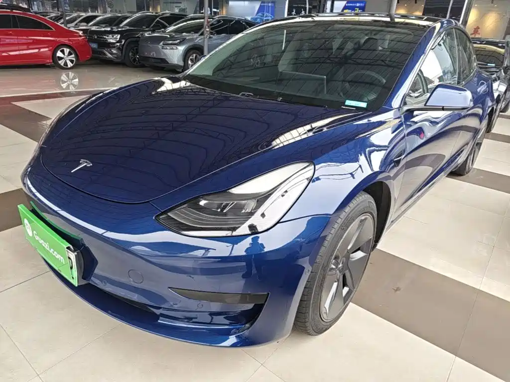 Tesla Model 3 — фото 2