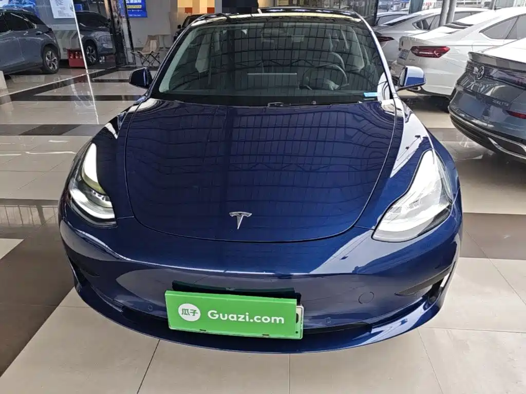 Tesla Model 3 — фото 3