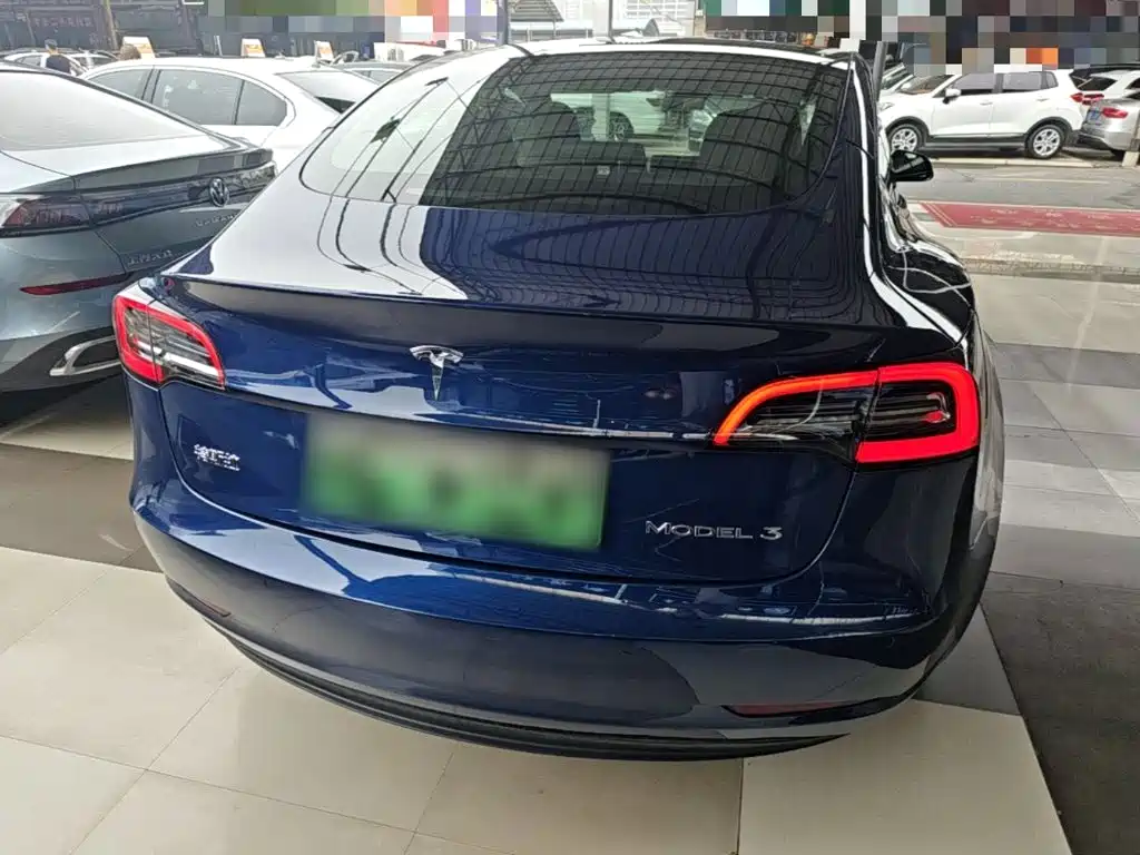 Tesla Model 3 — фото 6