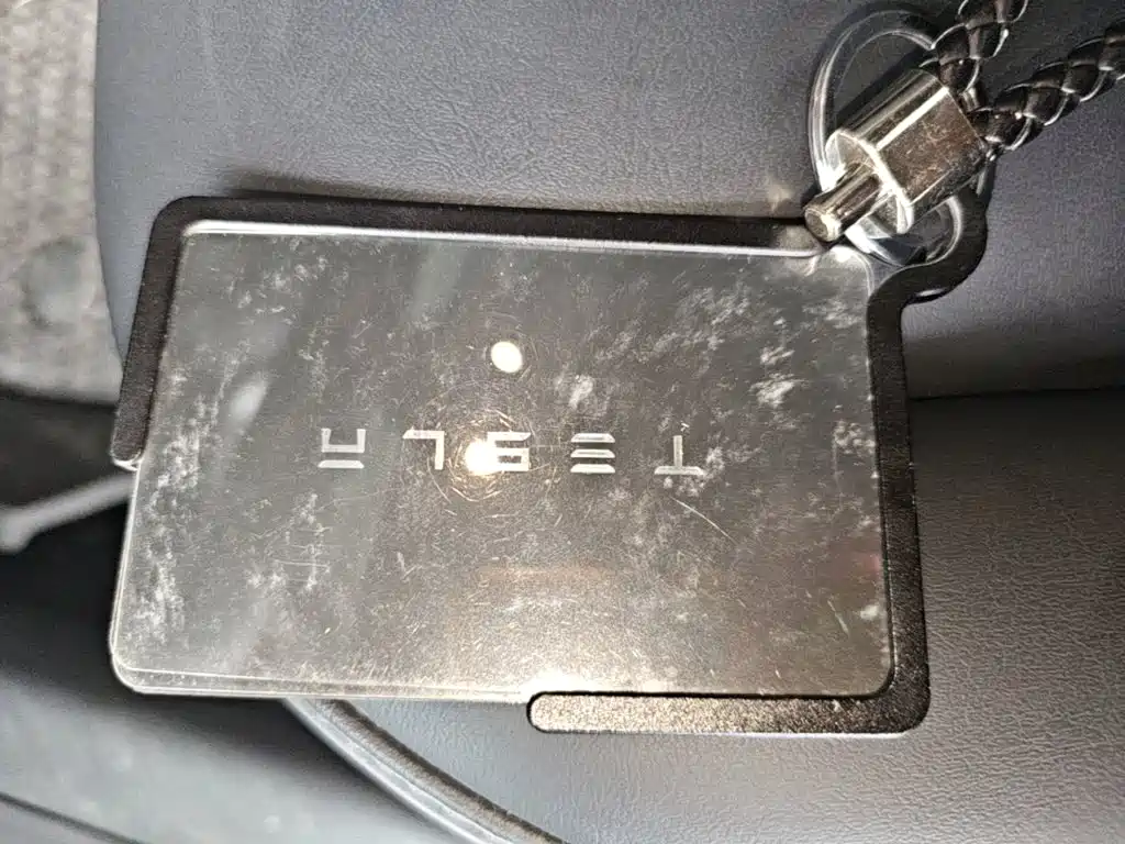 Tesla Model 3 — фото 9