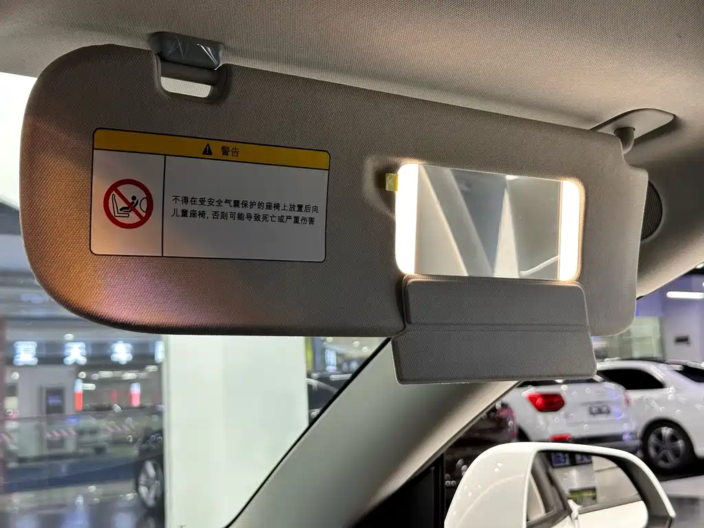 Tesla Model 3 — фото 18