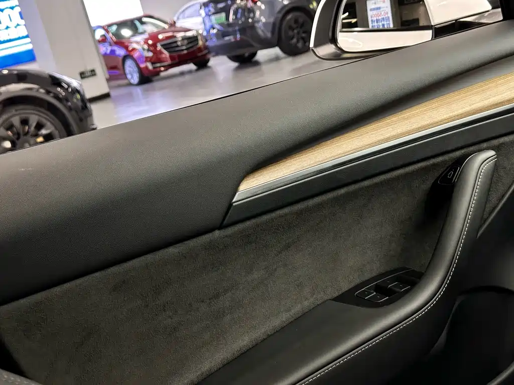 Tesla Model 3 — фото 20