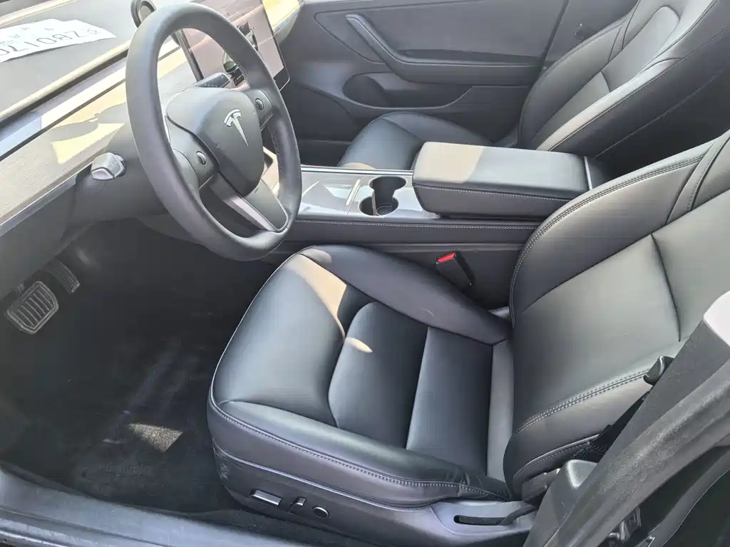 Tesla Model 3 — фото 4