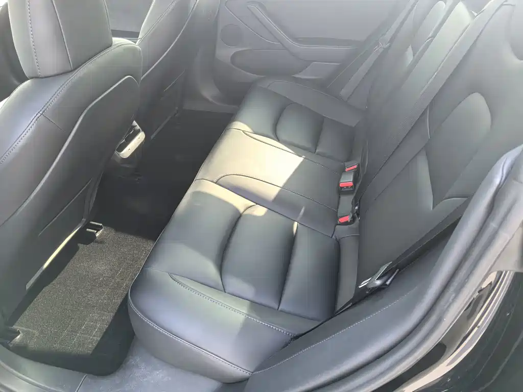 Tesla Model 3 — фото 6