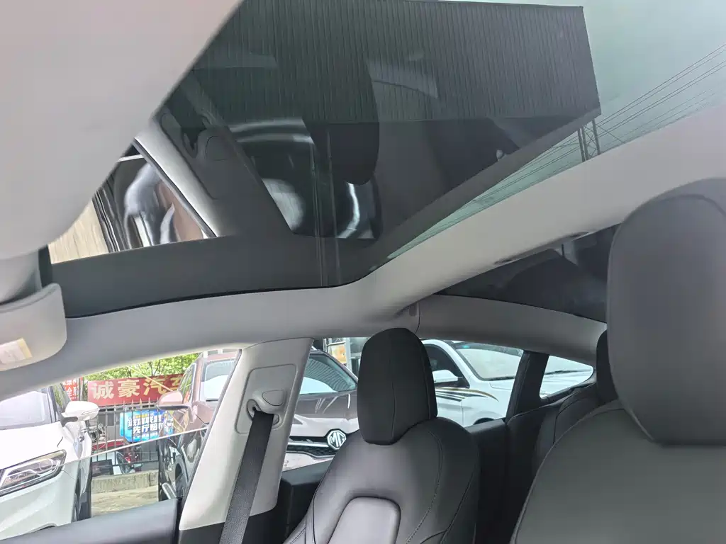 Tesla Model 3 — фото 8