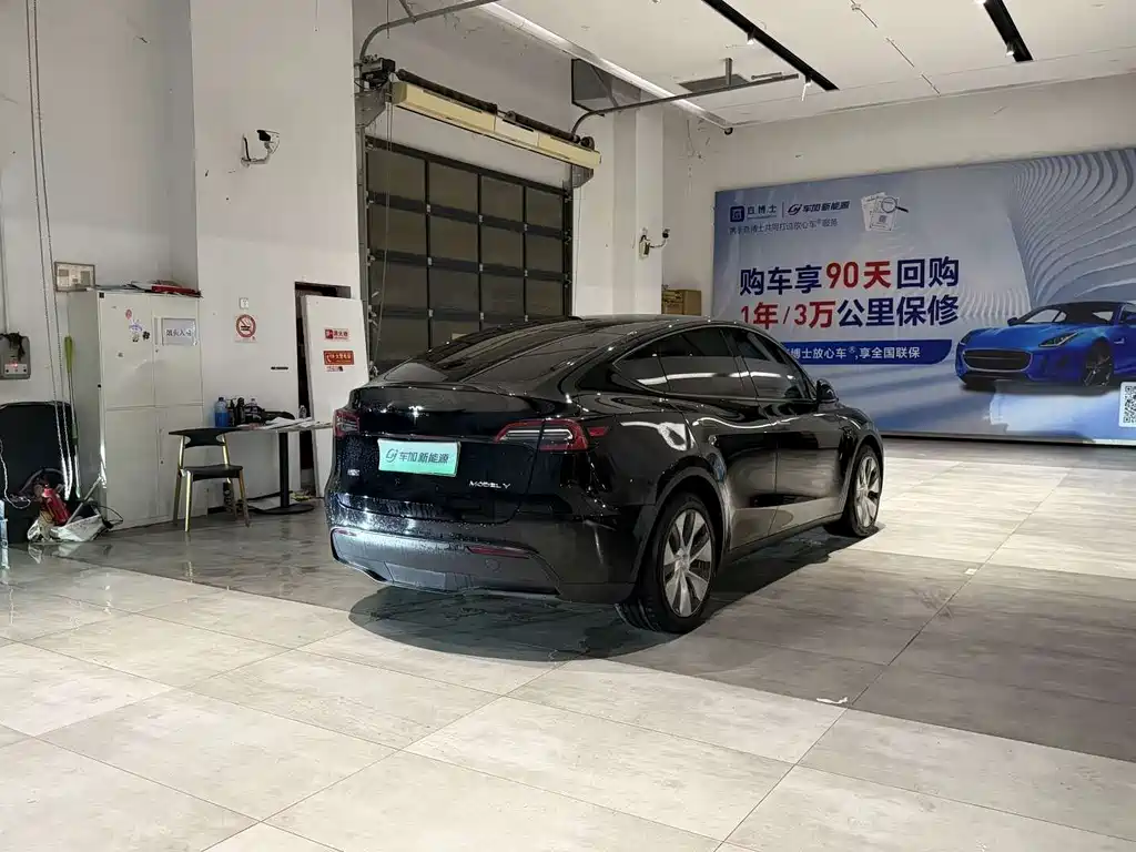 Tesla Model Y — фото 7