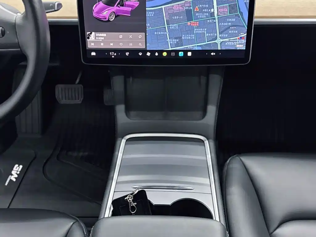 Tesla Model 3 — фото 14