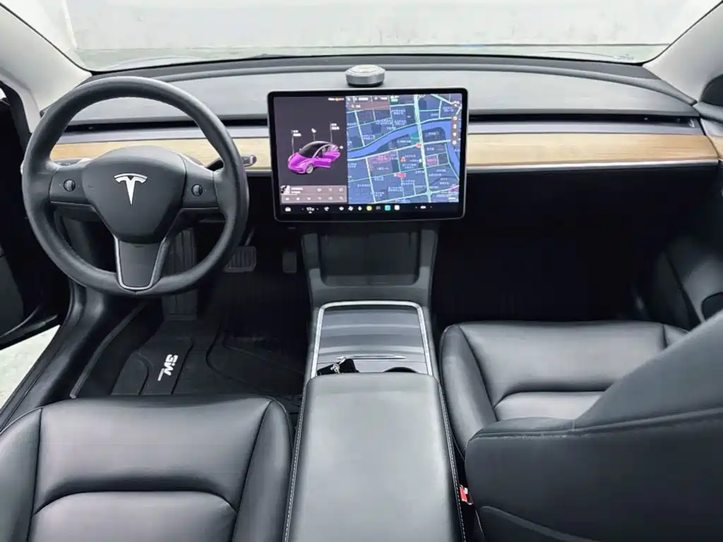Tesla Model 3 — фото 15