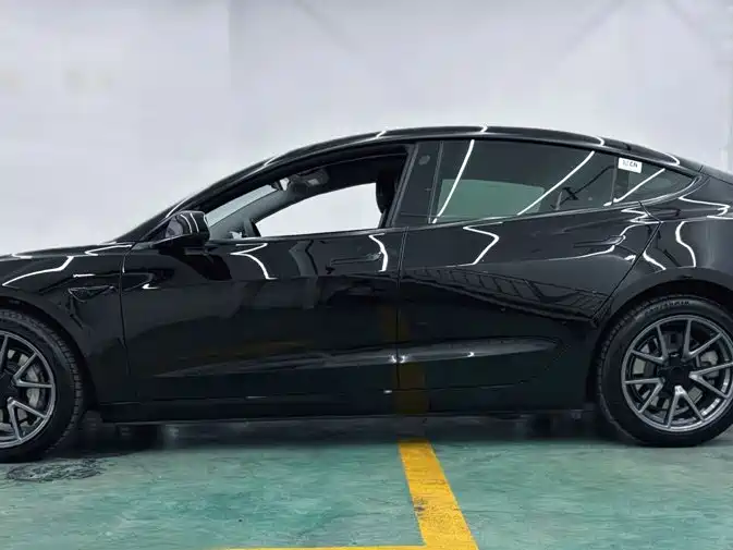 Tesla Model 3 — фото 24