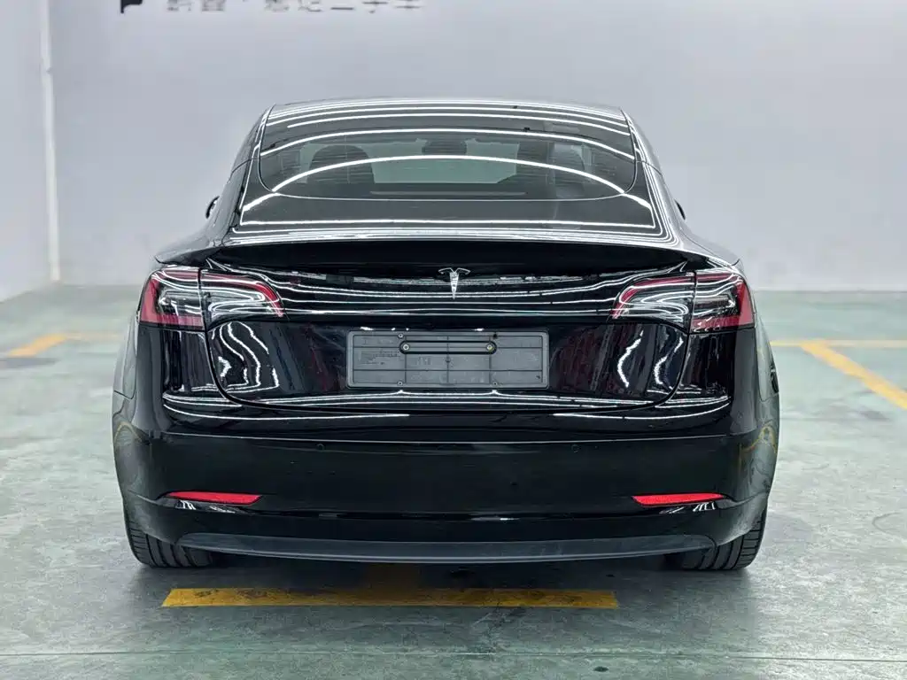 Tesla Model 3 — фото 25