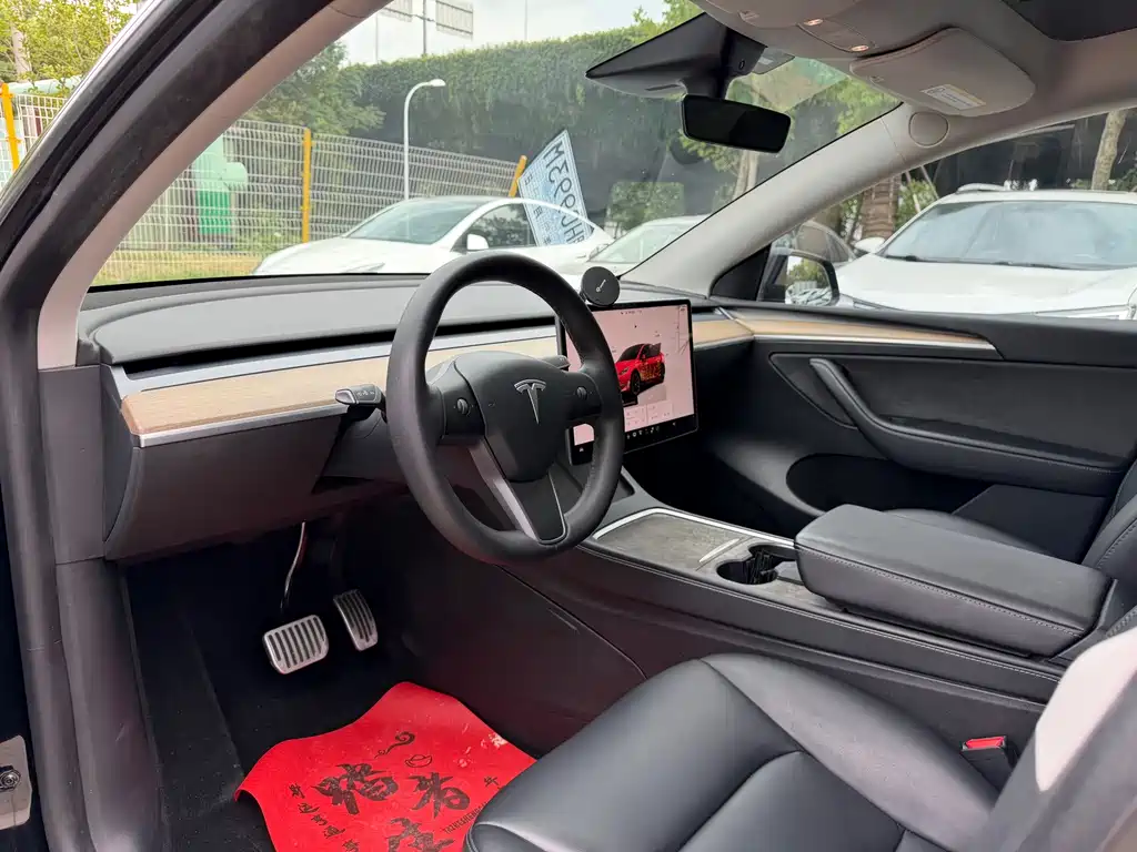 Tesla Model Y — фото 4
