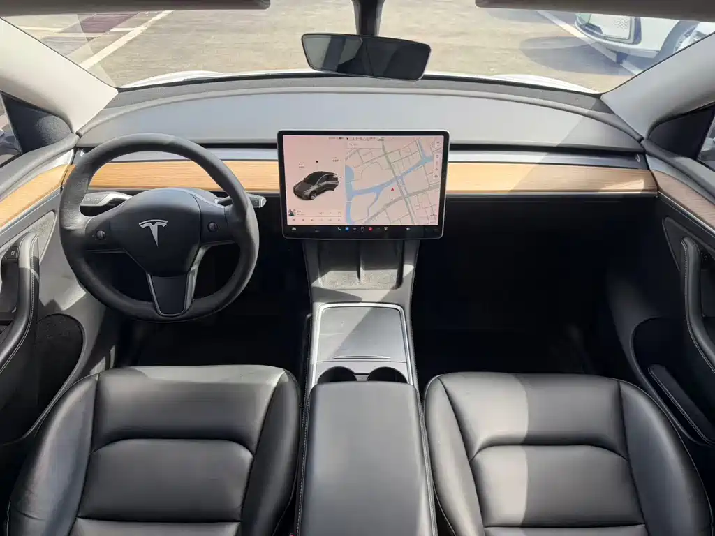 Tesla Model Y — фото 4