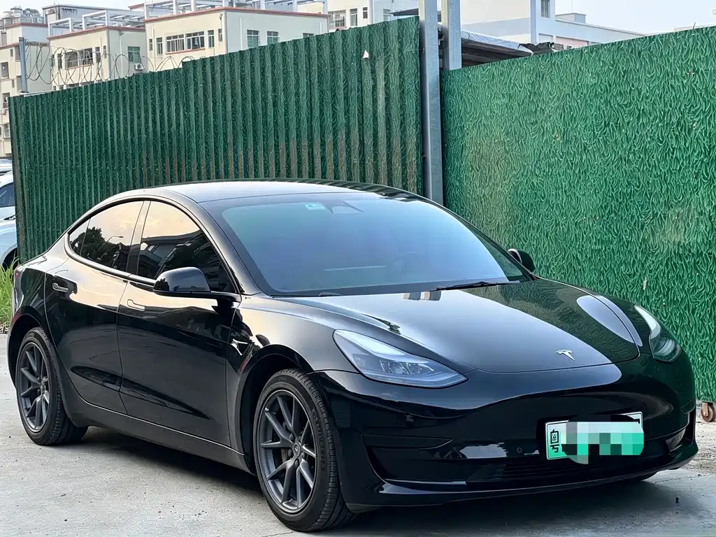 Tesla Model 3 — фото 2
