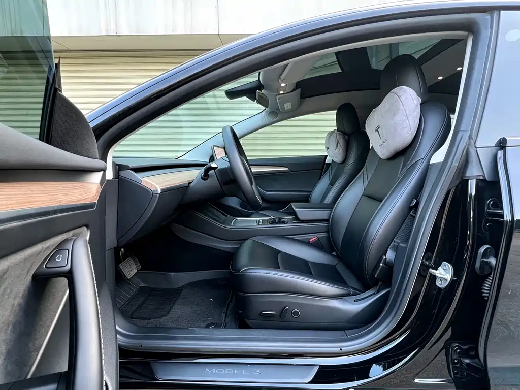 Tesla Model 3 — фото 4