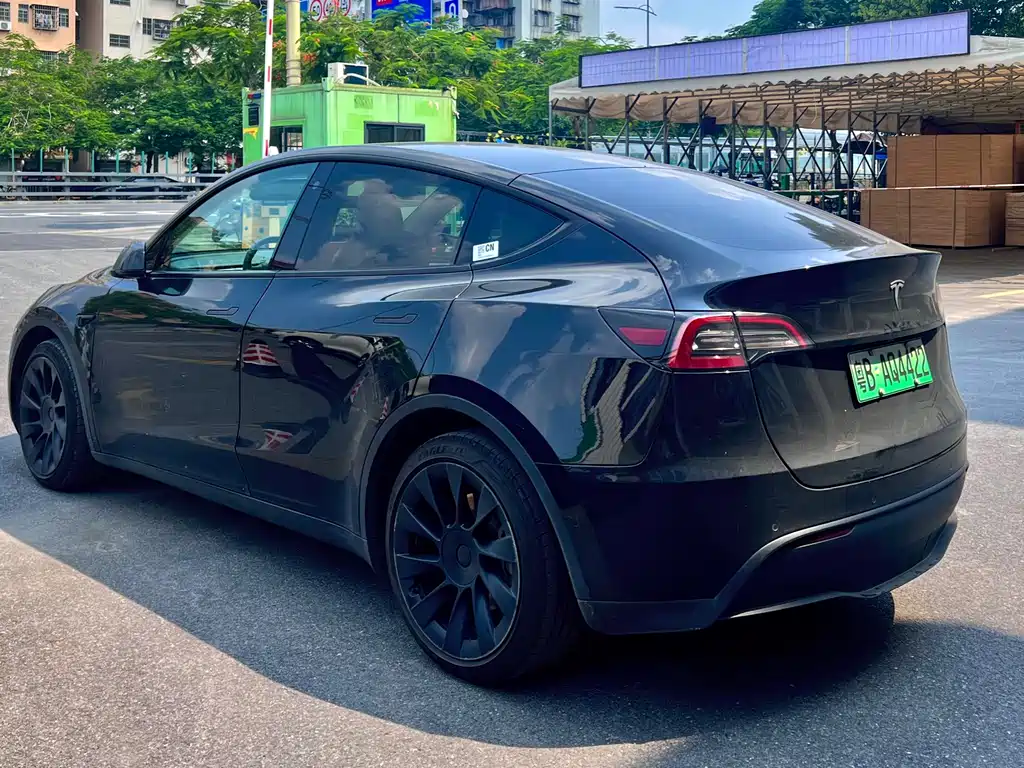 Tesla Model Y — фото 4