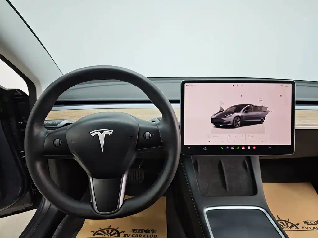 Tesla Model 3 — фото 11