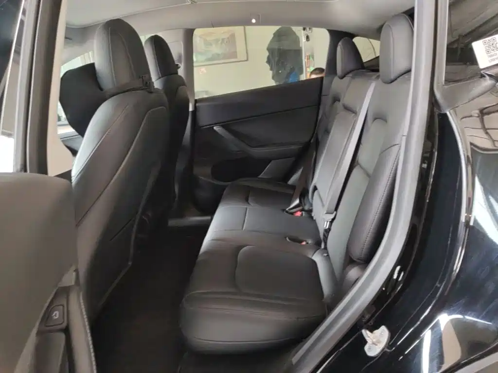 Tesla Model Y — фото 17