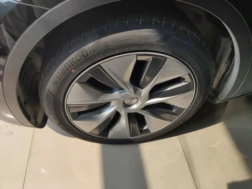 Tesla Model Y — фото 23