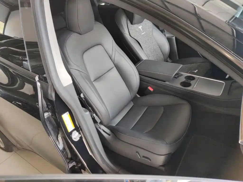 Tesla Model Y — фото 25