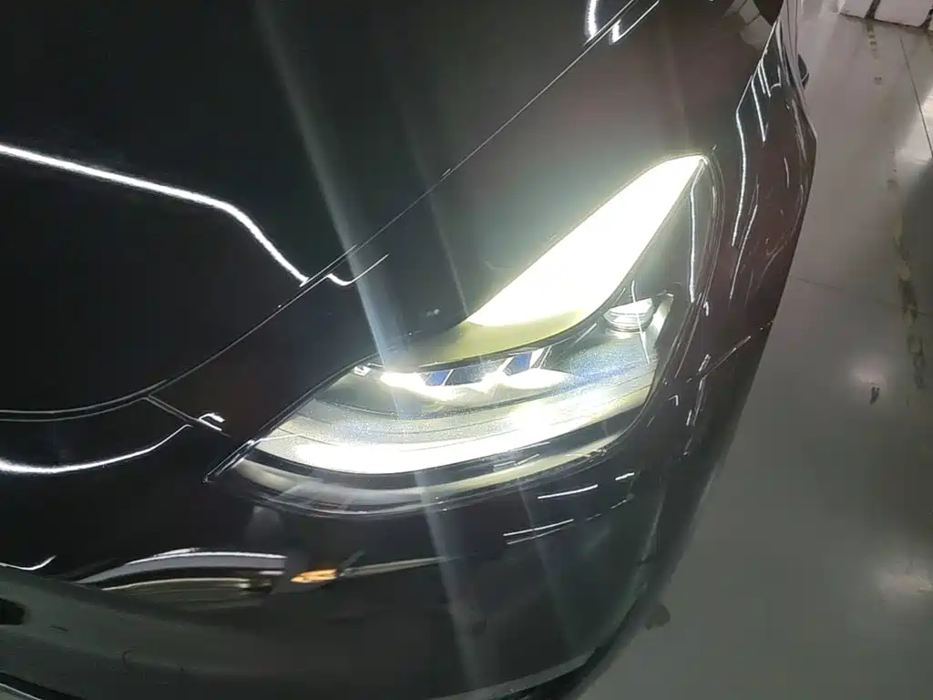Tesla Model Y — фото 24
