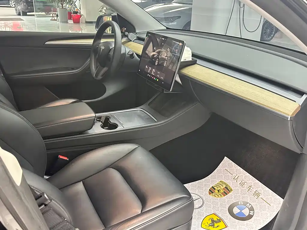 Tesla Model Y — фото 4