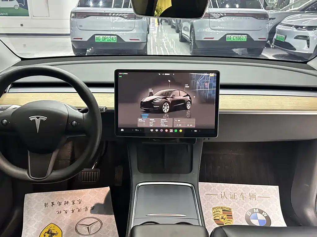 Tesla Model Y — фото 6