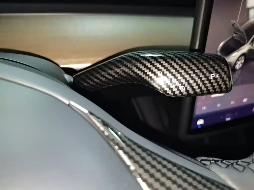 Tesla Model Y — фото 14