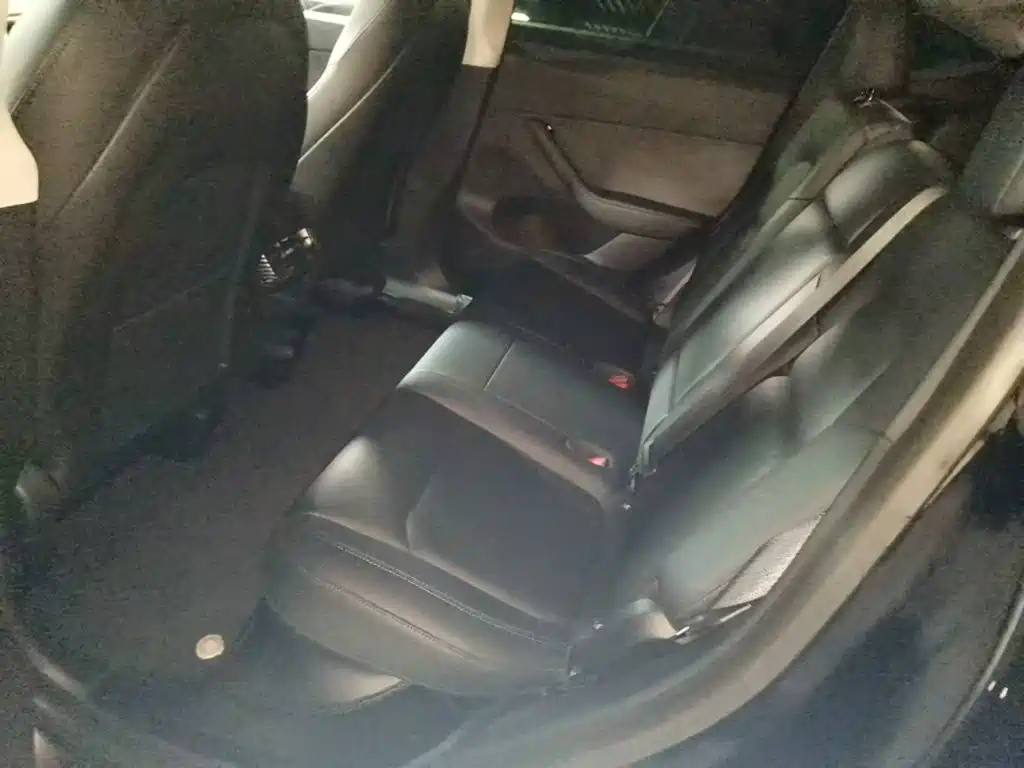 Tesla Model Y — фото 17