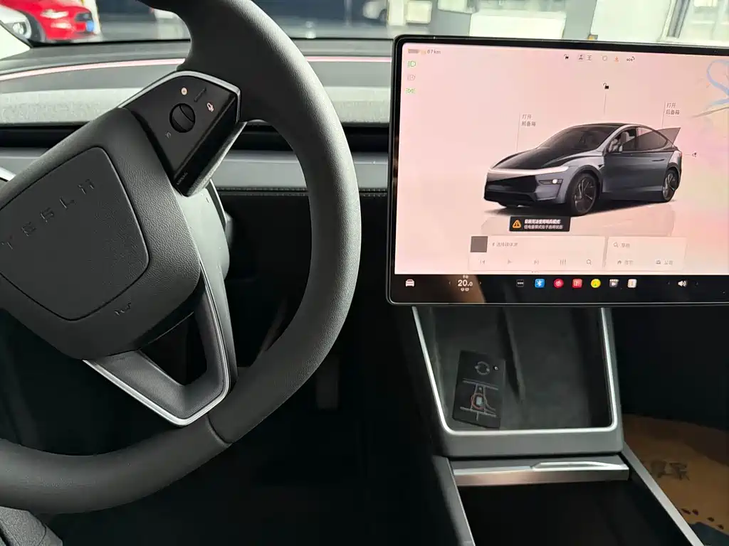 Tesla Model Y — фото 6