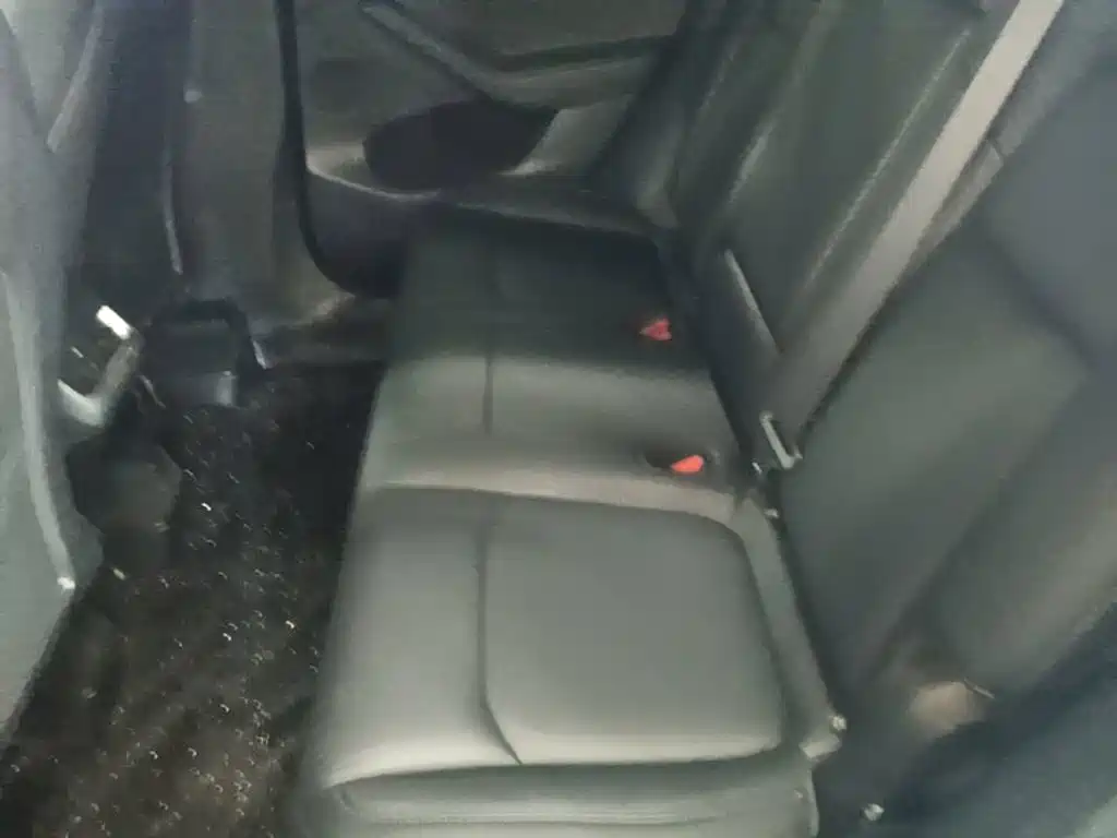 Tesla Model Y — фото 13