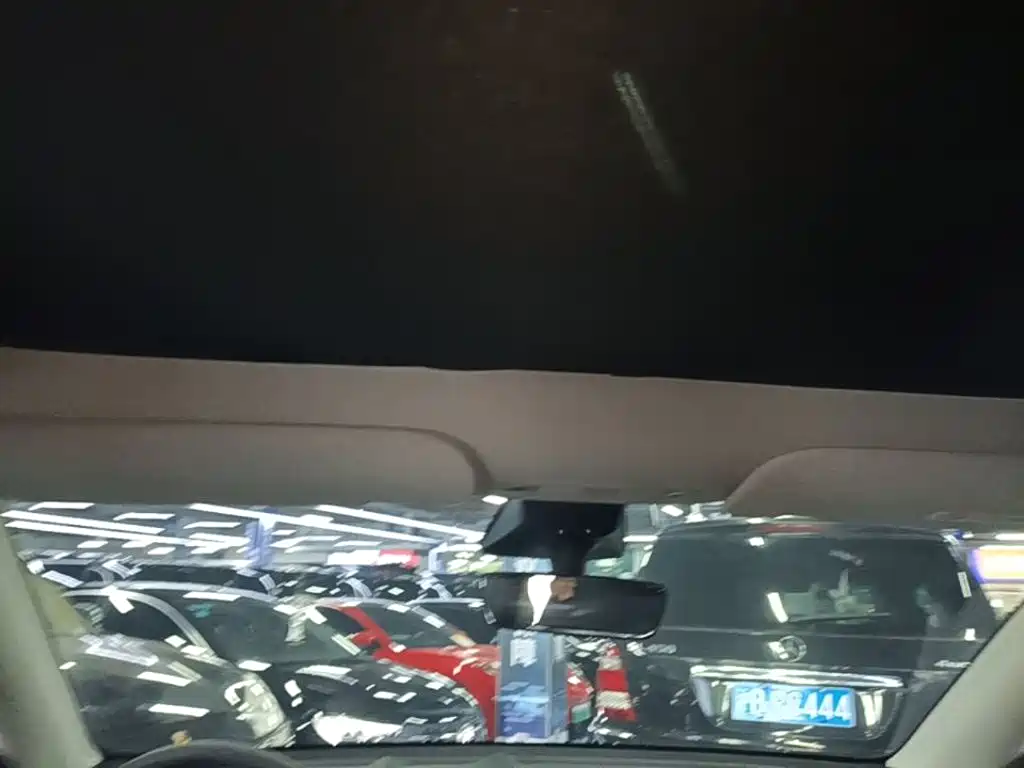 Tesla Model Y — фото 14