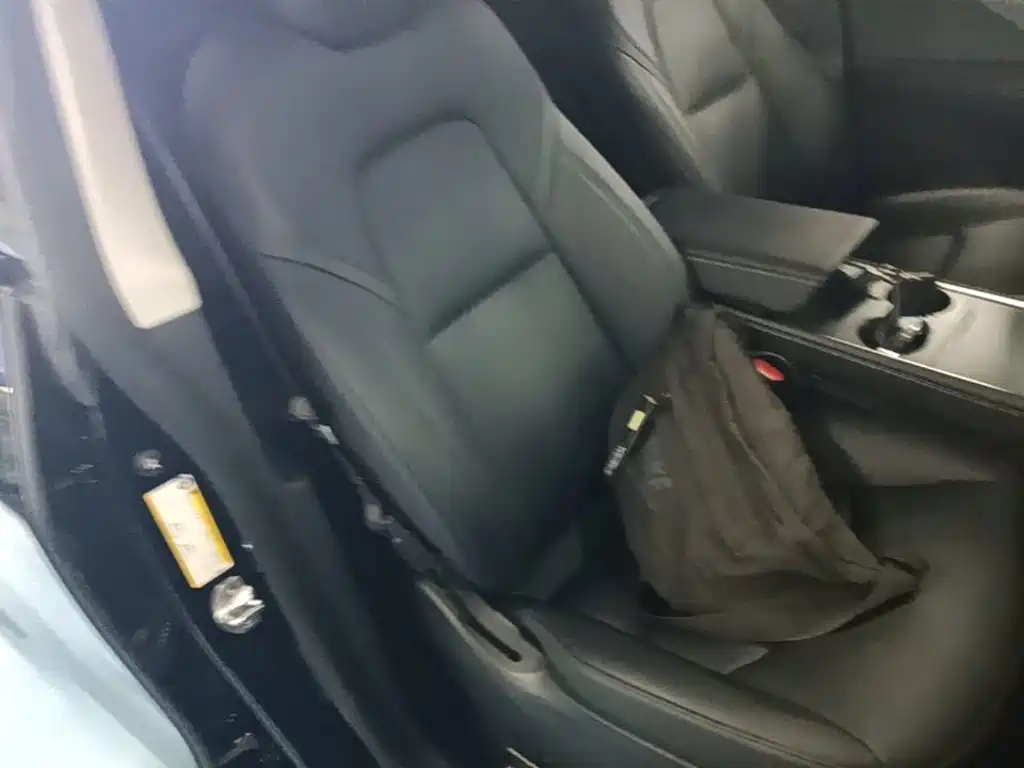 Tesla Model Y — фото 20