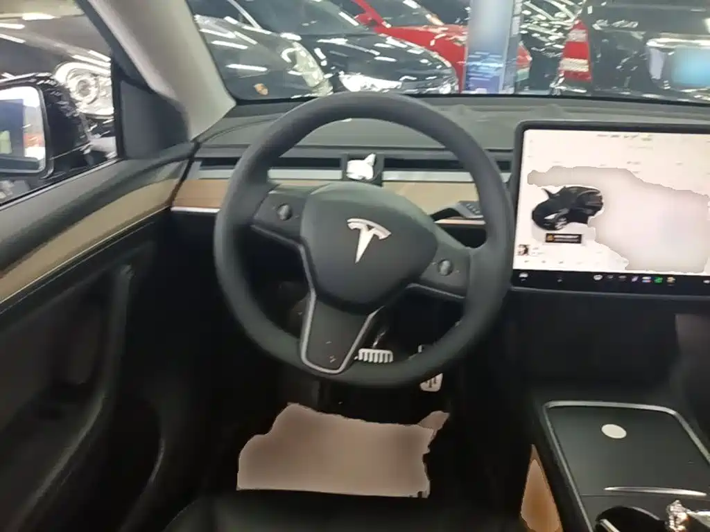 Tesla Model Y — фото 7