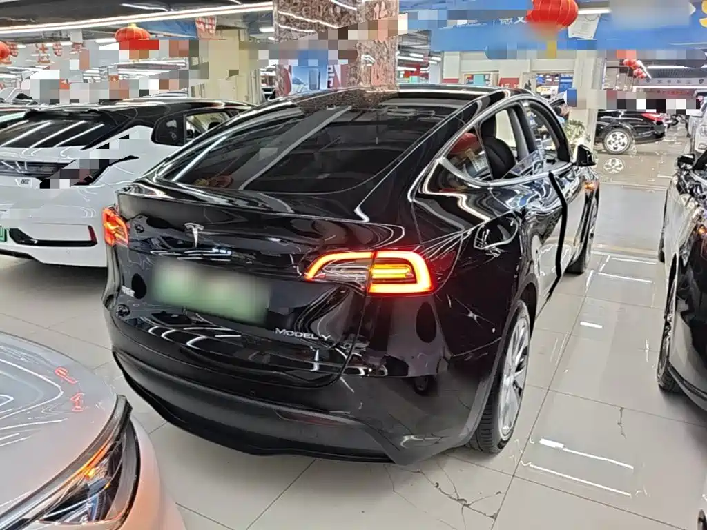 Tesla Model Y — фото 7