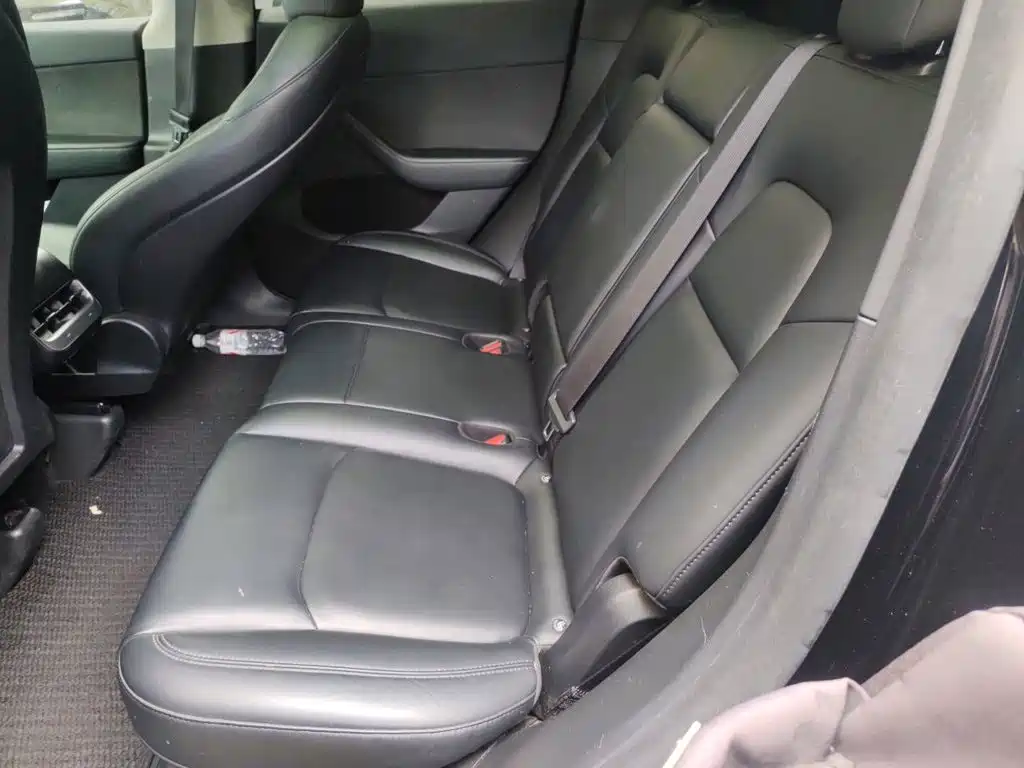 Tesla Model Y — фото 13