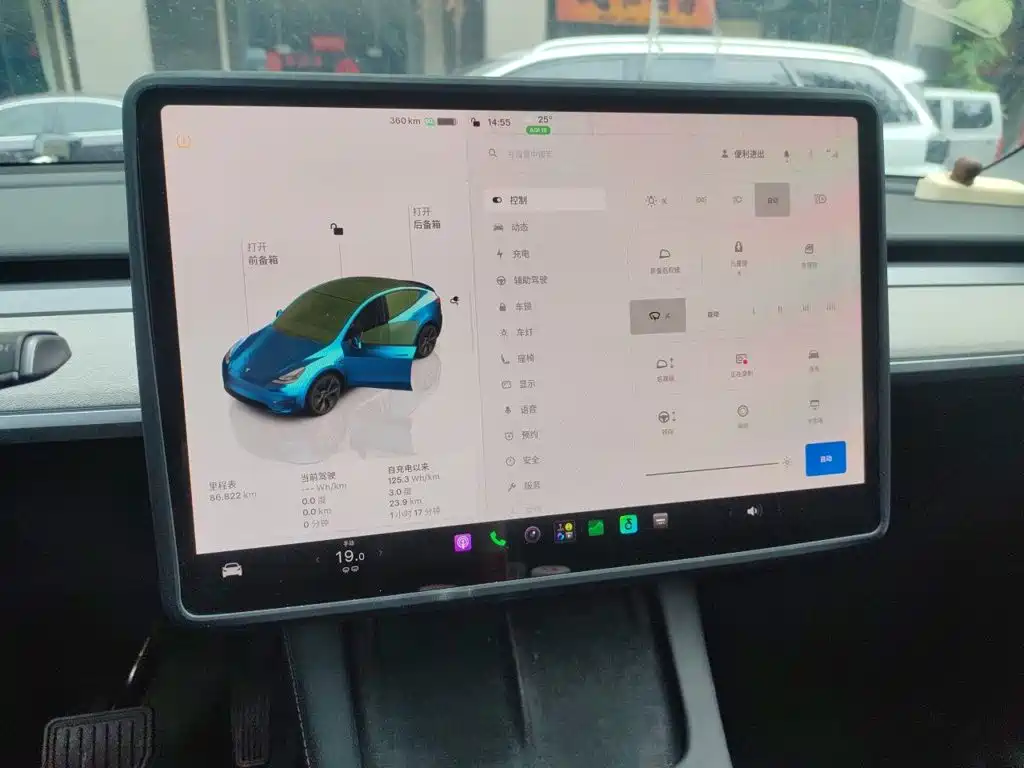 Tesla Model Y — фото 7