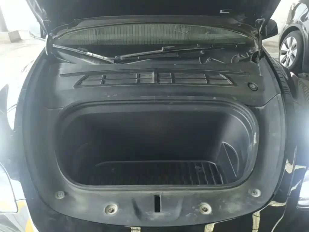 Tesla Model Y — фото 20
