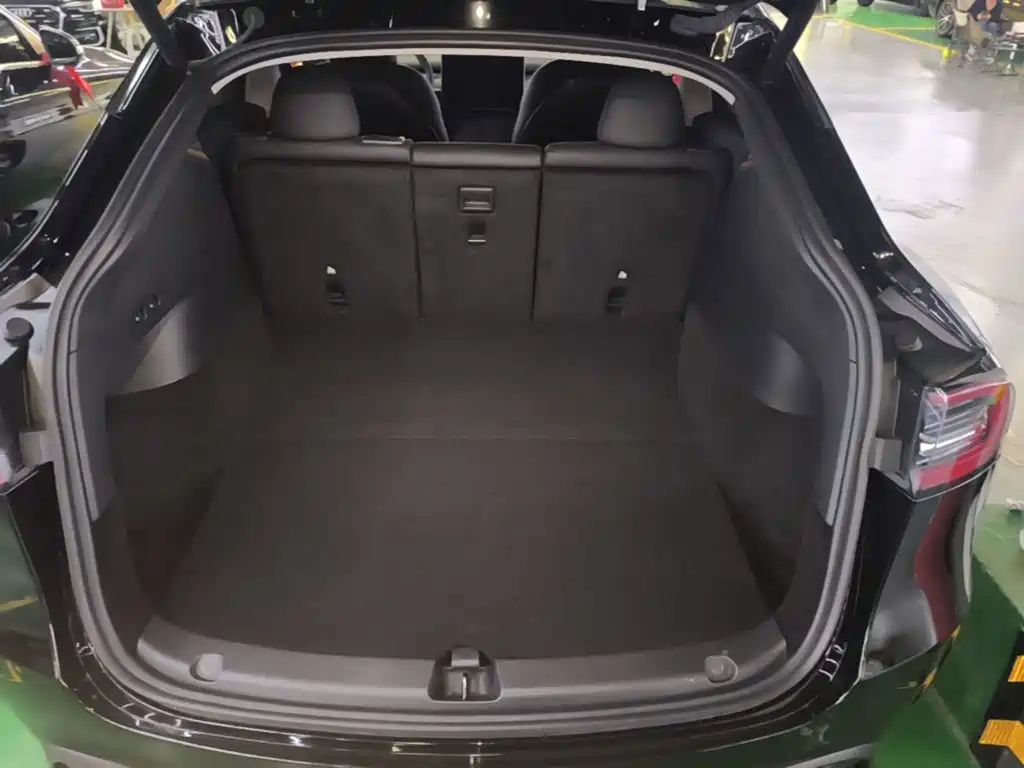 Tesla Model Y — фото 19