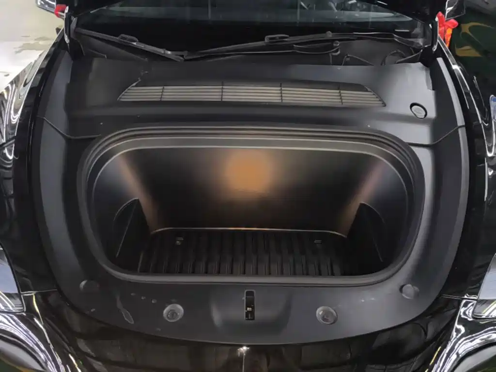 Tesla Model Y — фото 20