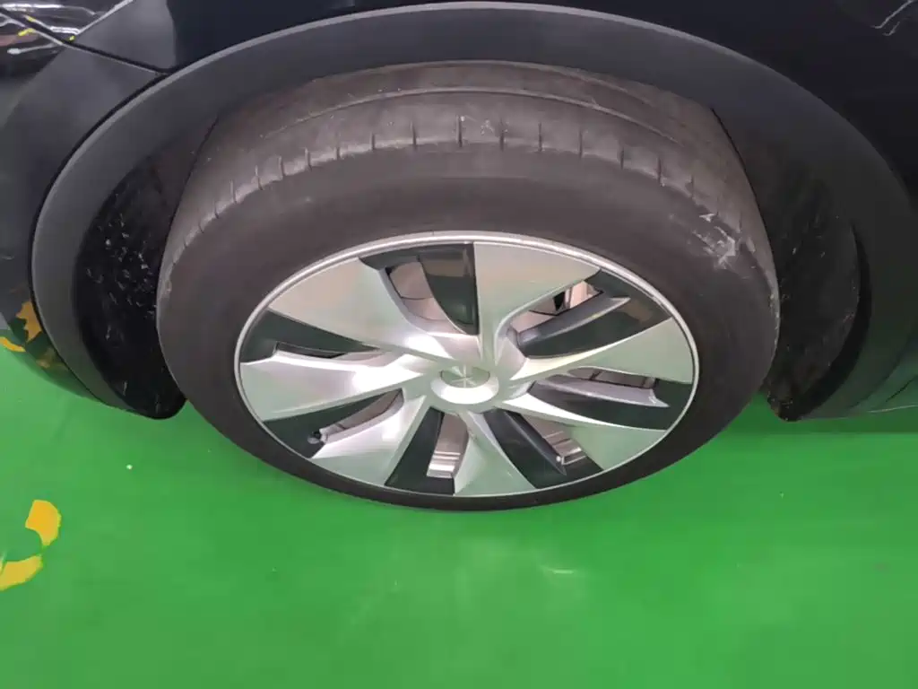 Tesla Model Y — фото 23