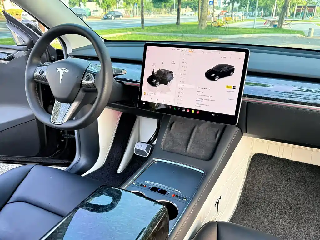 Tesla Model Y — фото 7