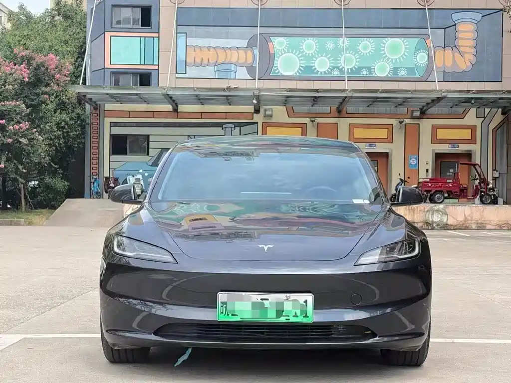 Tesla Model 3 — фото 2