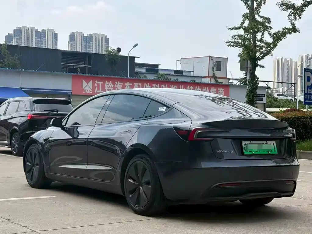 Tesla Model 3 — фото 6