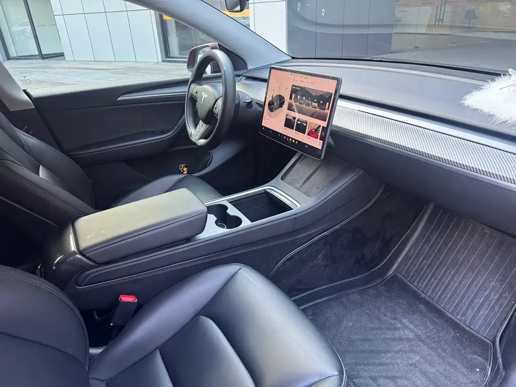 Tesla Model Y — фото 7