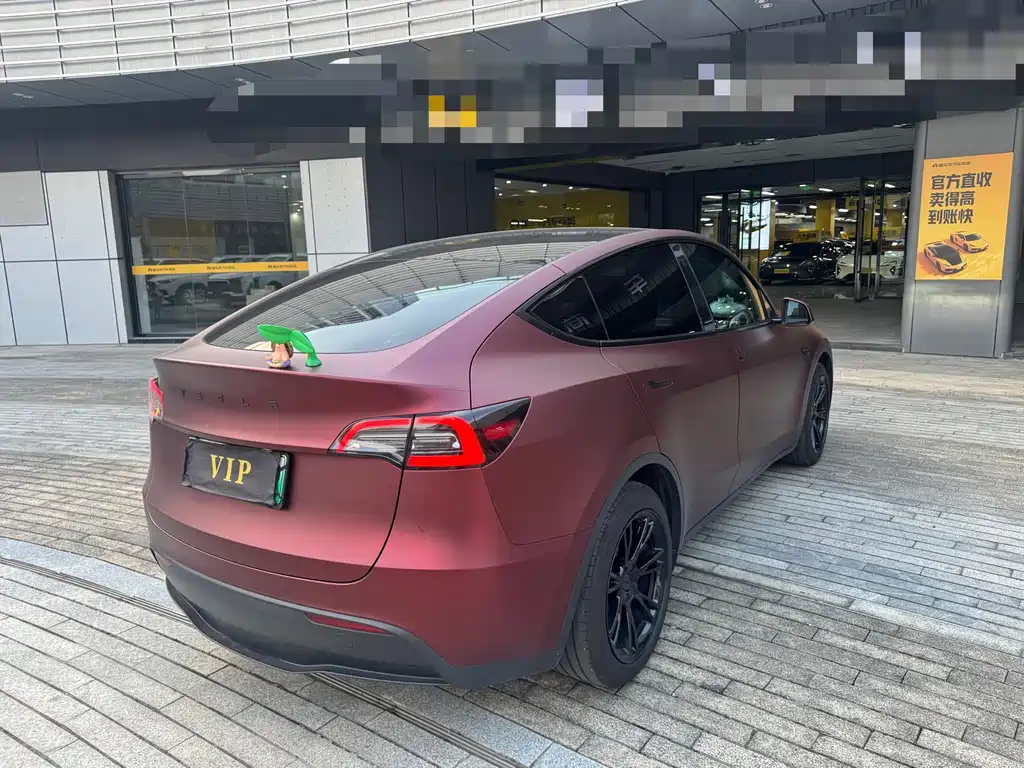 Tesla Model Y — фото 9