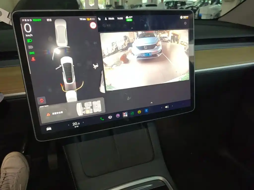 Tesla Model Y — фото 13