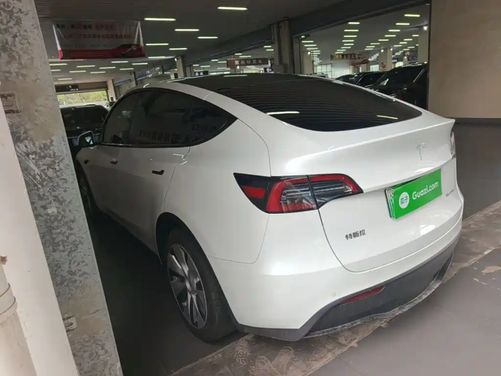 Tesla Model Y — фото 5