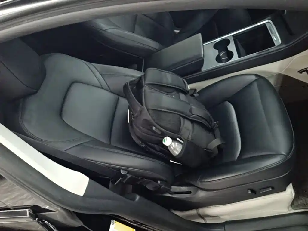 Tesla Model Y — фото 25